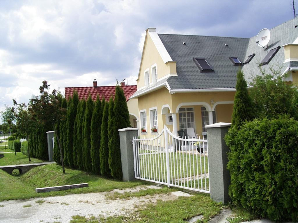 לנטי Pacsirta Apartman מראה חיצוני תמונה
